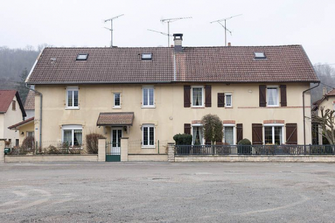 Immeuble à 4 logements. Façade est. © Région Bourgogne-Franche-Comté, Inventaire du patrimoine