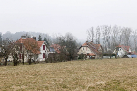 Vue d'ensemble depuis le sud-est. © Région Bourgogne-Franche-Comté, Inventaire du patrimoine