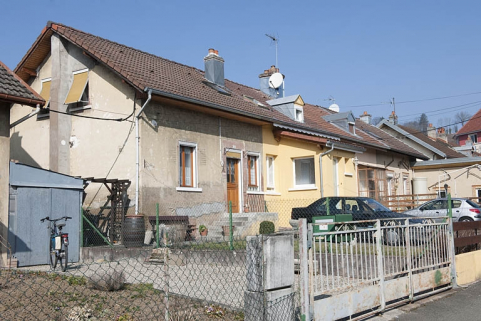 Habitation à 4 logements vue de trois quarts. © Région Bourgogne-Franche-Comté, Inventaire du patrimoine