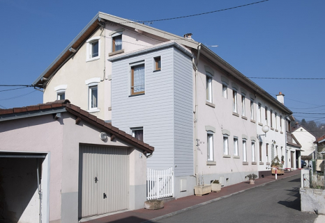 Habitation à 8 logements. Façade sur la rue des Campenottes. © Région Bourgogne-Franche-Comté, Inventaire du patrimoine