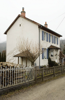 Maison individuelle à un étage. Vue de trois quarts gauche. © Région Bourgogne-Franche-Comté, Inventaire du patrimoine