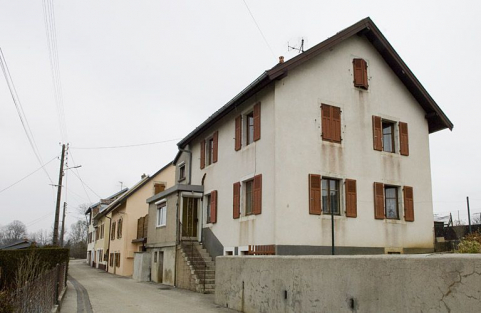 Logements situés dans le haut de la rue de la Voûte. © Région Bourgogne-Franche-Comté, Inventaire du patrimoine