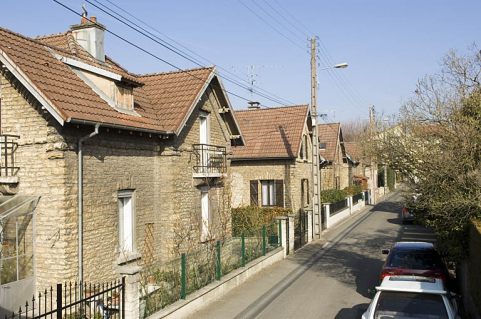 Façades antérieures sur la rue des Fleurs. © Région Bourgogne-Franche-Comté, Inventaire du patrimoine