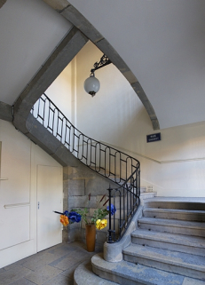 Intérieur : vue d'ensemble de l'escalier depuis le vestibule. © Région Bourgogne-Franche-Comté, Inventaire du Patrimoine