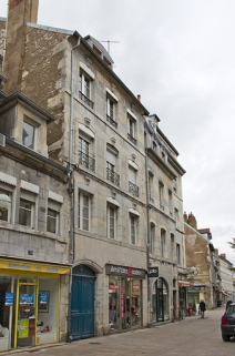 Vue d'ensemble du logis principal de trois quarts gauche. © Région Bourgogne-Franche-Comté, Inventaire du Patrimoine