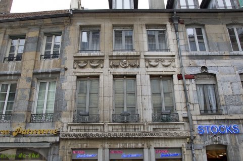 Logis principal, façade antérieure : vue des premier et deuxième étages. © Région Bourgogne-Franche-Comté, Inventaire du Patrimoine