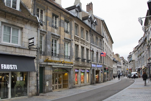 Logis principal : vue d'ensemble de trois quarts gauche. © Région Bourgogne-Franche-Comté, Inventaire du Patrimoine