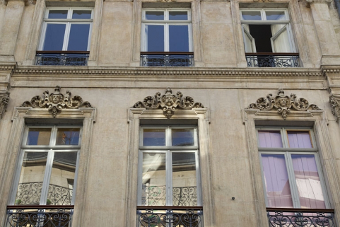 Façade antérieure, vue d'une partie du deuxième étage. © Région Bourgogne-Franche-Comté, Inventaire du Patrimoine
