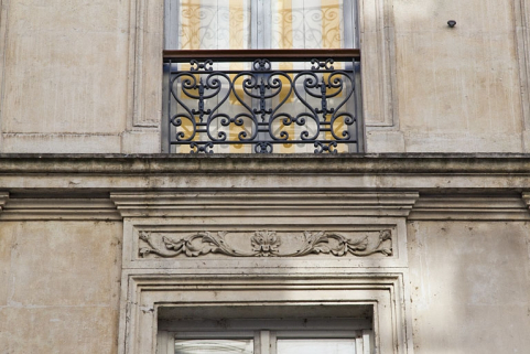 Façade antérieure : détail d'un garde-corps d'une fenêtre. © Région Bourgogne-Franche-Comté, Inventaire du Patrimoine