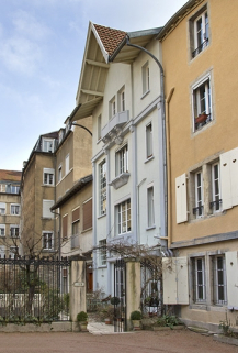Vue d'ensemble des logis à droite des troisième et quatrième cours. © Région Bourgogne-Franche-Comté, Inventaire du Patrimoine