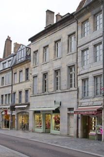 Vue d'ensemble de la façade sur rue, de trois quarts droit. © Région Bourgogne-Franche-Comté, Inventaire du Patrimoine