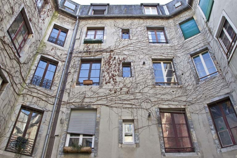 Façades sur cour : vue d'ensemble à partir du premier étage. © Région Bourgogne-Franche-Comté, Inventaire du Patrimoine