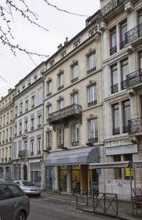 Vue d'ensemble depuis la rue, de trois quarts droit. © Région Bourgogne-Franche-Comté, Inventaire du Patrimoine