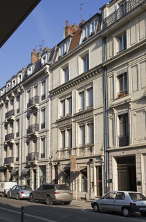 Vue d'ensemble dans l'alignement de la rue, de trois quarts droit. © Région Bourgogne-Franche-Comté, Inventaire du Patrimoine