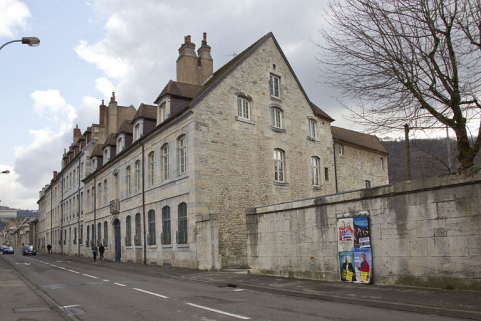 Vue d'ensemble dans l'alignement de la rue, de trois quarts droit. © Région Bourgogne-Franche-Comté, Inventaire du Patrimoine