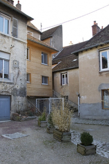 Vue de la première cour. © Région Bourgogne-Franche-Comté, Inventaire du Patrimoine