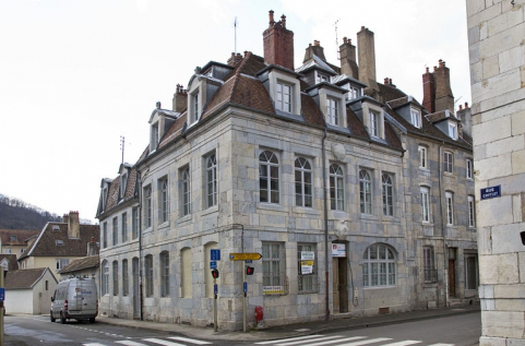 Vue d'ensemble depuis la rue, de trois quarts gauche. © Région Bourgogne-Franche-Comté, Inventaire du Patrimoine