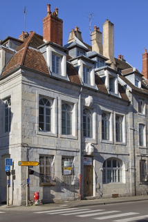 Façade antérieure : vue d'ensemble de trois quarts gauche. © Région Bourgogne-Franche-Comté, Inventaire du Patrimoine