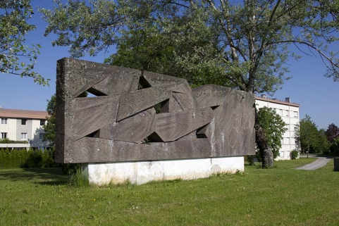 Face antérieure, de trois quarts gauche. © Région Bourgogne-Franche-Comté, Inventaire du patrimoine