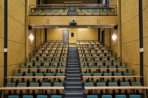 Ancien externat 1er cycle : l'amphithéâtre. © Région Bourgogne-Franche-Comté, Inventaire du patrimoine