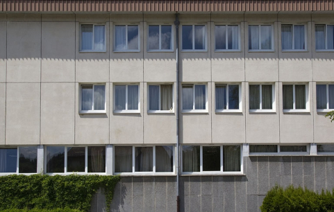 Ancien externat 1er cycle : détail du système constructif sur la façade antérieure. © Région Bourgogne-Franche-Comté, Inventaire du patrimoine
