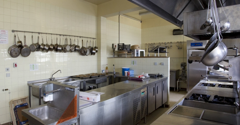 Bâtiment de l'hôtellerie : cuisine pédagogique (nord). © Région Bourgogne-Franche-Comté, Inventaire du patrimoine