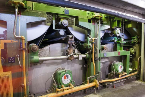 Machine à papier. Vue rapprochée de la partie séchage. © Région Bourgogne-Franche-Comté, Inventaire du patrimoine