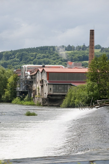 Barrage et bâtiments industriels depuis le nord. © Région Bourgogne-Franche-Comté, Inventaire du patrimoine