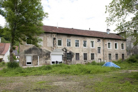 Façade postérieure des logements et bureaux. © Région Bourgogne-Franche-Comté, Inventaire du patrimoine