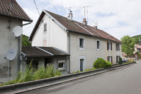 Habitation ouvrière vue de trois quarts. © Région Bourgogne-Franche-Comté, Inventaire du patrimoine