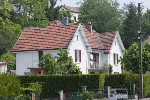 Immeuble à deux logements. © Région Bourgogne-Franche-Comté, Inventaire du patrimoine Immeuble à deux logements. © Région Bourgogne-Franche-Comté, Inventaire du patrimoine