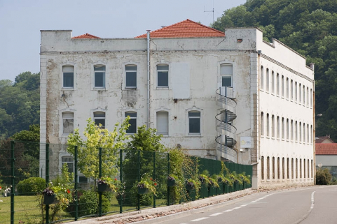 Immeuble de bureaux. Vue depuis le sud. © Région Bourgogne-Franche-Comté, Inventaire du patrimoine Immeuble de bureaux. Vue depuis le sud. © Région Bourgogne-Franche-Comté, Inventaire du patrimoine