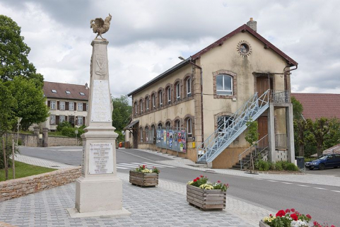 Vue d'ensemble depuis l'ouest. © Région Bourgogne-Franche-Comté, Inventaire du patrimoine
