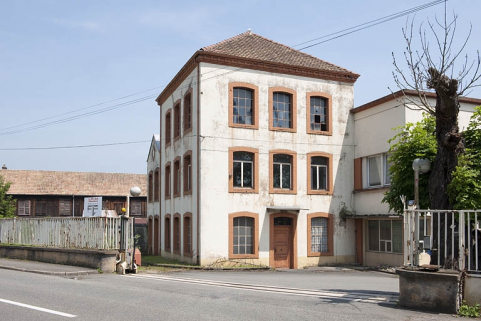 Bâtiment d'entrée vu de trois quarts. © Région Bourgogne-Franche-Comté, Inventaire du patrimoine