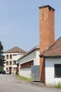 Bâtiment d'entrée et atelier de conditionnement depuis la cour. © Région Bourgogne-Franche-Comté, Inventaire du patrimoine