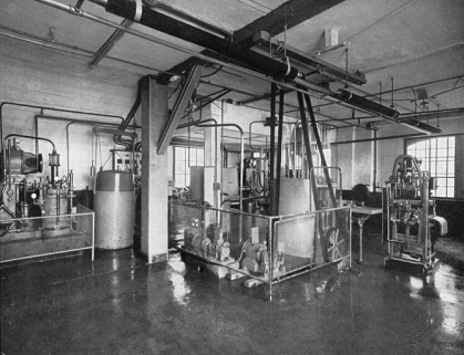 Fabrication des limonades (groupe de saturateur). © Région Bourgogne-Franche-Comté, Inventaire du patrimoine