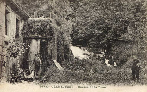 Glay (Doubs) - Source de la Doue : carte postale conservée au Musée du Château de Montbéliard, CLB éd., s.n., s.d. [fin 19e ou début 20e siècle]. © Région Bourgogne-Franche-Comté, Inventaire du patrimoine