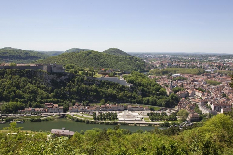 Vue du quartier Rivotte, depuis la colline de Bregille. © Région Bourgogne-Franche-Comté, Inventaire du Patrimoine