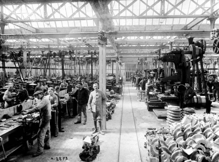 Intérieur d'atelier. Usine de Beaulieu (?). © Région Bourgogne-Franche-Comté, Inventaire du patrimoine Intérieur d'atelier. Usine de Beaulieu (?). © Région Bourgogne-Franche-Comté, Inventaire du patrimoine
