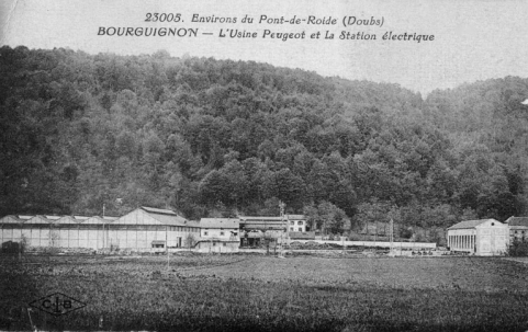 Environs du Pont-de-Roide. Bourguignon. L'usine Peugeot et la station électrique. © Région Bourgogne-Franche-Comté, Inventaire du patrimoine