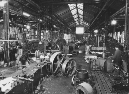 Vue intérieure d'un atelier de construction mécanique. © Région Bourgogne-Franche-Comté, Inventaire du patrimoine Vue intérieure d'un atelier de construction mécanique. © Région Bourgogne-Franche-Comté, Inventaire du patrimoine