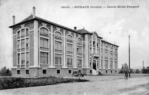 Sochaux (Doubs). Cercle-hôtel Peugeot. © Région Bourgogne-Franche-Comté, Inventaire du patrimoine Sochaux (Doubs). Cercle-hôtel Peugeot. © Région Bourgogne-Franche-Comté, Inventaire du patrimoine