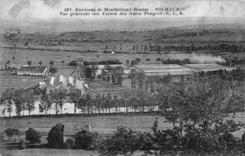 Environs de Montbéliard (Doubs) - Sochaux - Vue générale des usines des Autos Peugeot. © Région Bourgogne-Franche-Comté, Inventaire du patrimoine Environs de Montbéliard (Doubs) - Sochaux - Vue générale des usines des Autos Peugeot. © Région Bourgogne-Franche-Comté, Inventaire du patrimoine
