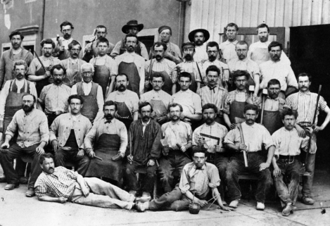 Groupe d'ouvriers de l'atelier de menuiserie. © Région Bourgogne-Franche-Comté, Inventaire du patrimoine