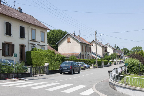 Vue d'ensemble de la rue Jean Néri. © Région Bourgogne-Franche-Comté, Inventaire du patrimoine