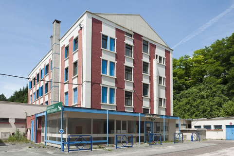 Immeuble de dortoirs (nord). Vue de trois quarts gauche. © Région Bourgogne-Franche-Comté, Inventaire du patrimoine