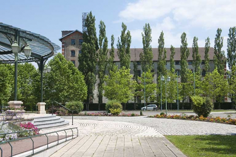 La malterie vue depuis l'ouest. © Région Bourgogne-Franche-Comté, Inventaire du patrimoine