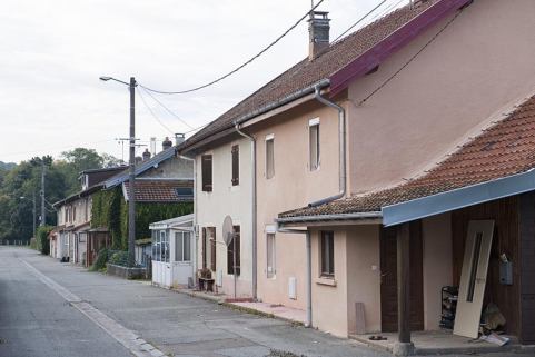Habitations de 10 et 4 logements. © Région Bourgogne-Franche-Comté, Inventaire du patrimoine
