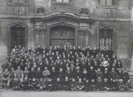 Année scolaire 1920-21 - Personnel et élèves. © Région Bourgogne-Franche-Comté, Inventaire du patrimoine Année scolaire 1920-21 - Personnel et élèves. © Région Bourgogne-Franche-Comté, Inventaire du patrimoine