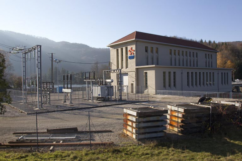 Poste de transformation électrique et centrale depuis le nord. © Région Bourgogne-Franche-Comté, Inventaire du patrimoine